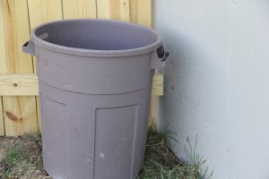 Living Peacefully with Children: Easy Compost Bin